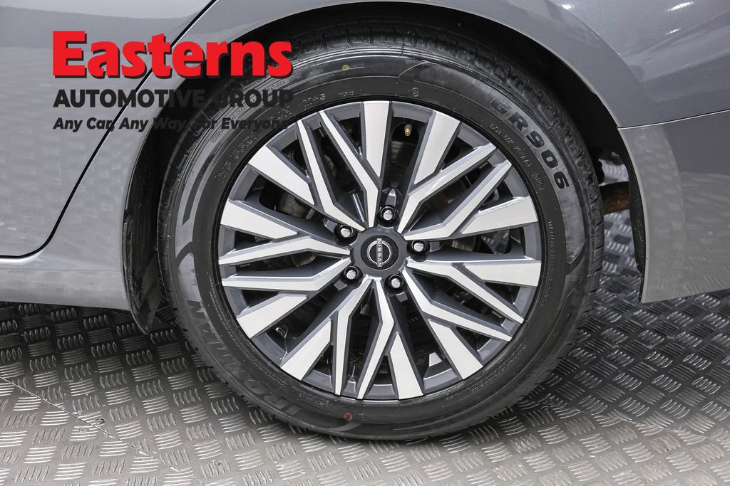 Used 2024 Nissan Altima 2.5 SV FWD image 8