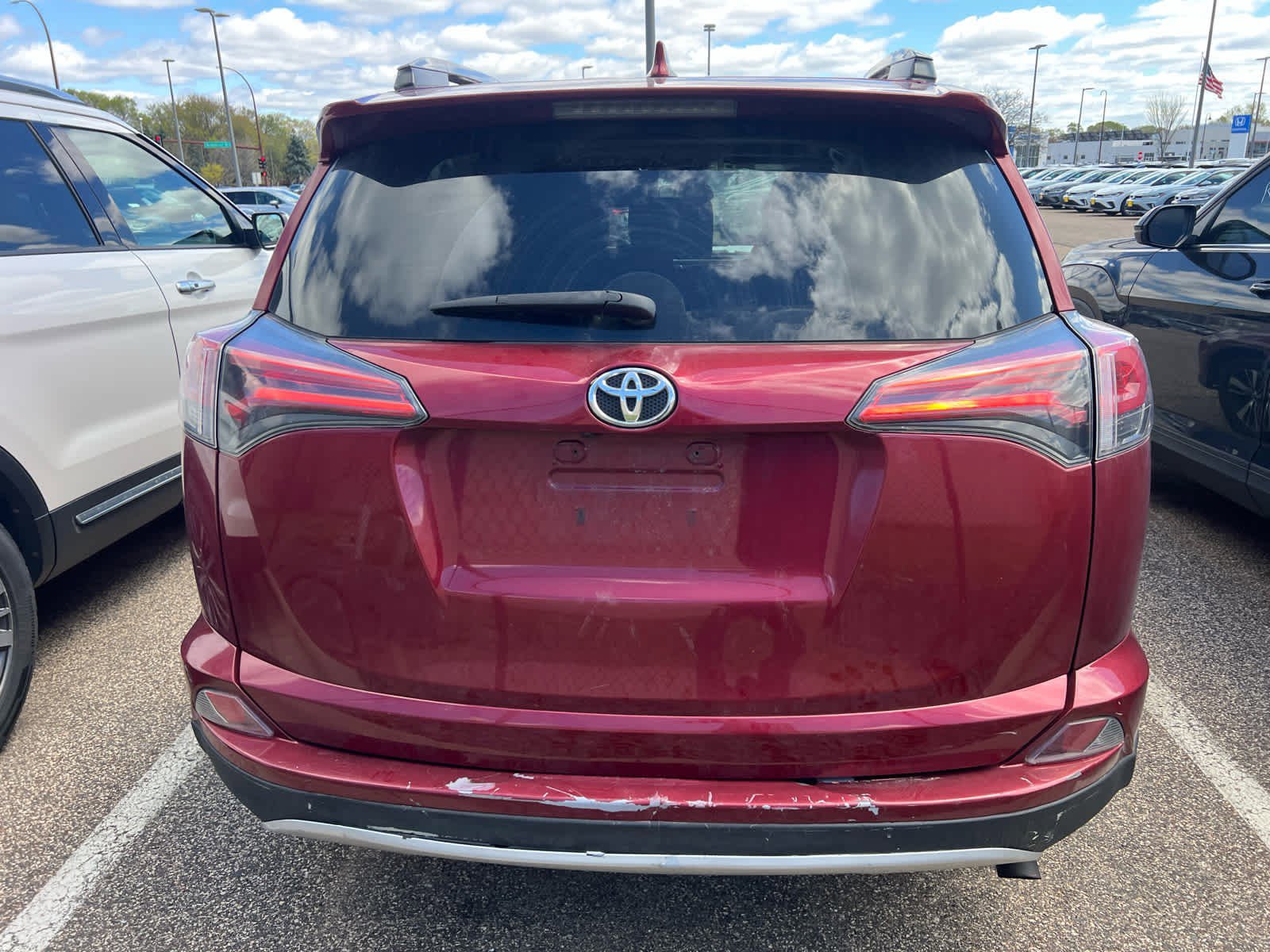 Used 2018 Toyota RAV4 XLE FWD image 5