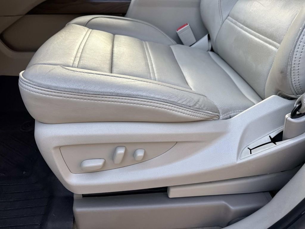 Used 2018 GMC Yukon Denali w/ Denali Ultimate Package image 16