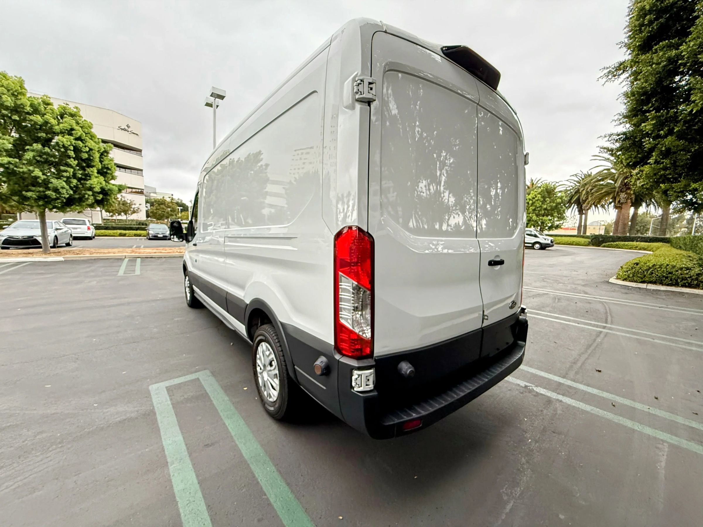 Used 2018 Ford Transit 250 148 Medium Roof w/ Interior Upgrade Package image 3