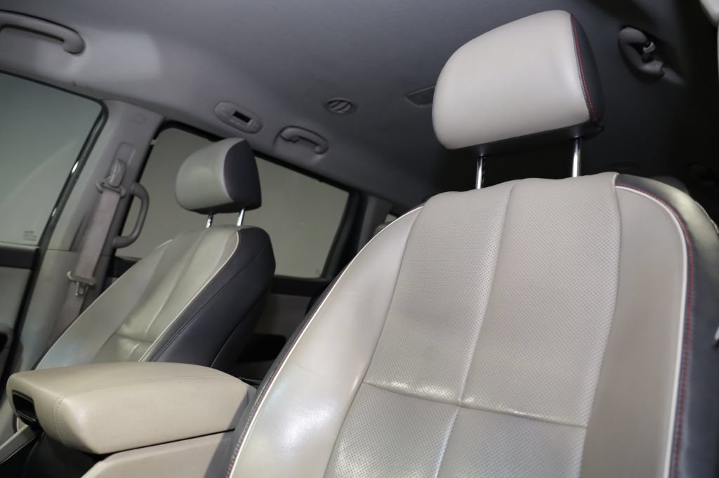 Used 2016 Kia Sedona SX FWD image 15