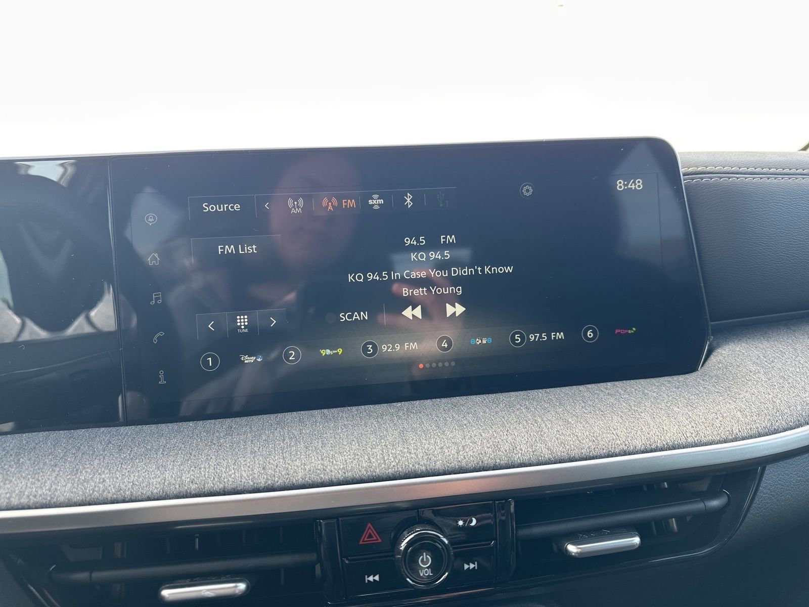 Used 2025 Nissan Kicks SV w/ Charging Package AWD/4WD image 42