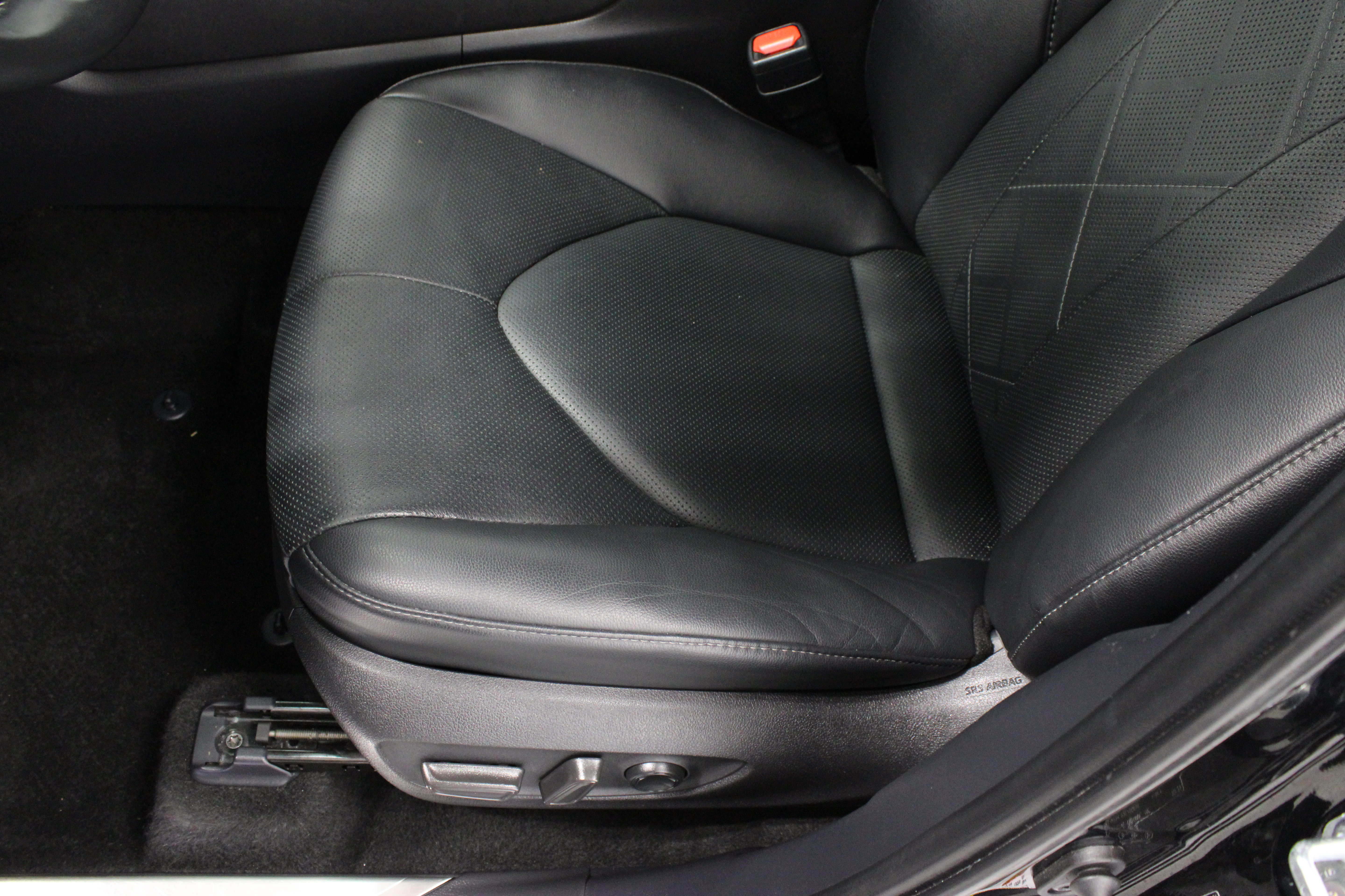 Used 2024 Toyota Highlander Platinum FWD image 15