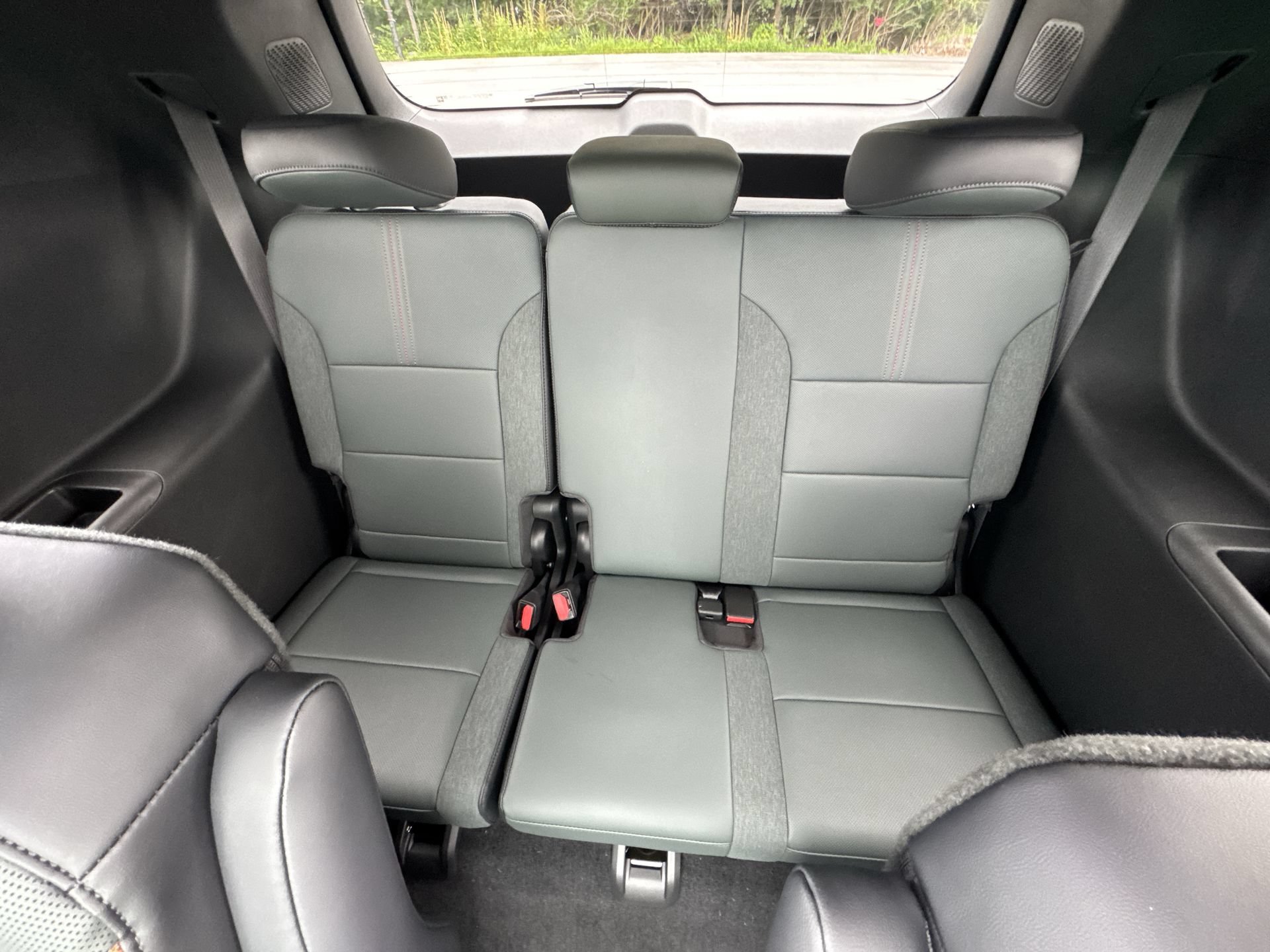 New 2026 GMC Acadia AT4 w/ Luxury Package AWD/4WD image 26