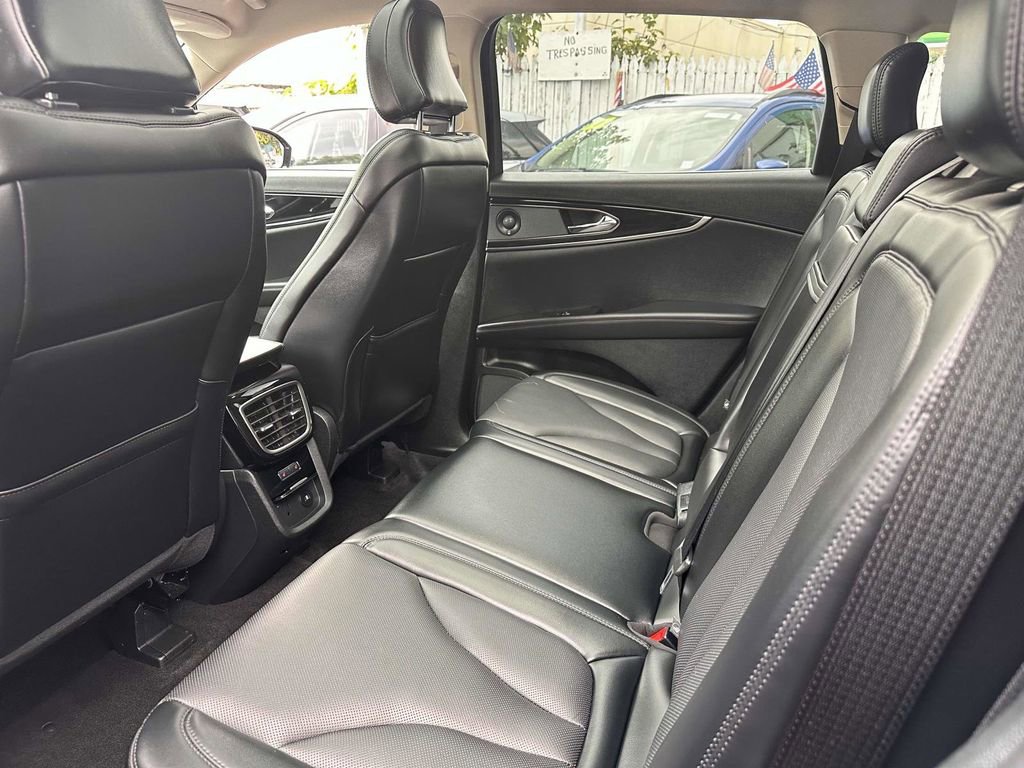 Used 2023 Lincoln Nautilus Reserve w/ Luxury Package image 14