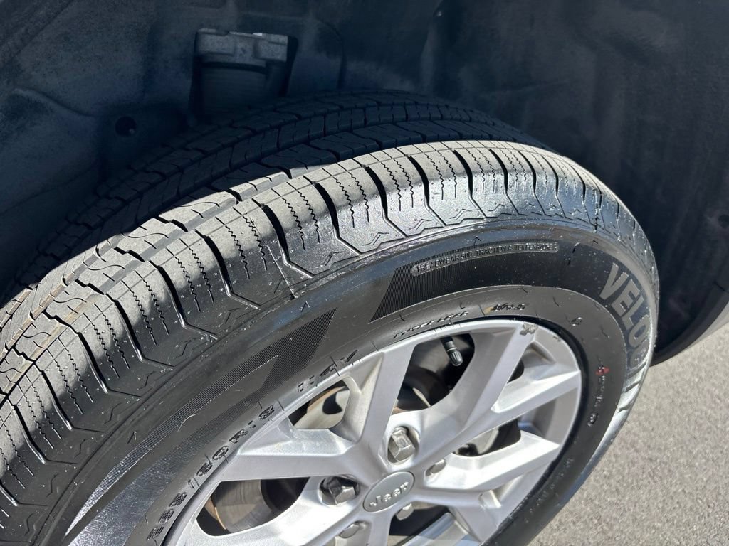 Used 2021 Jeep Grand Cherokee L Limited AWD/4WD image 17