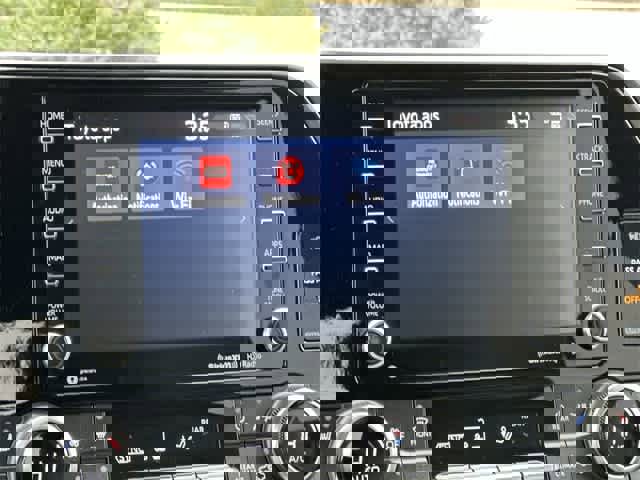 Used 2022 Toyota Highlander XLE image 13