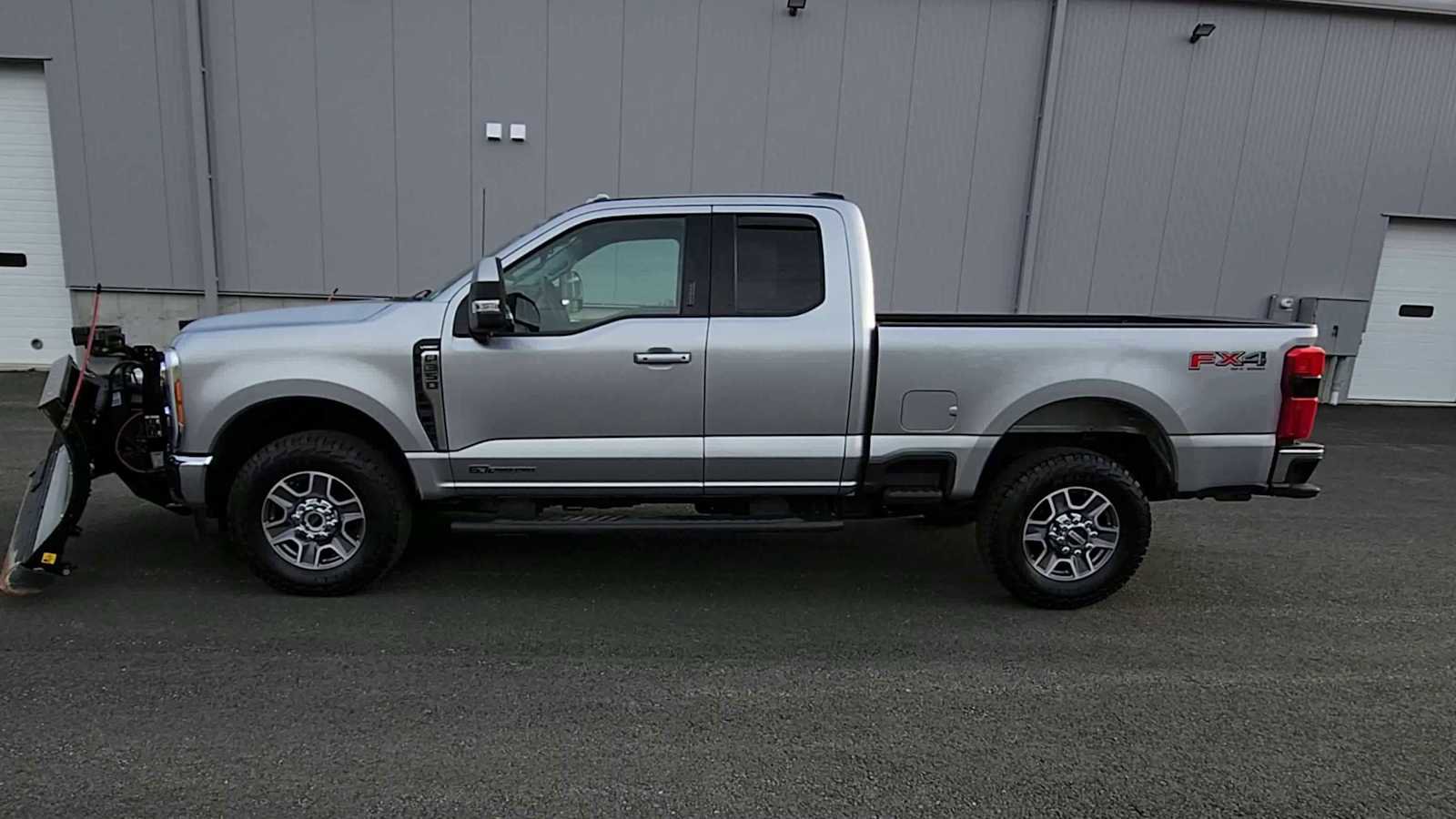Used 2023 Ford F350 Lariat w/ FX4 Off-Road Package AWD/4WD image 5