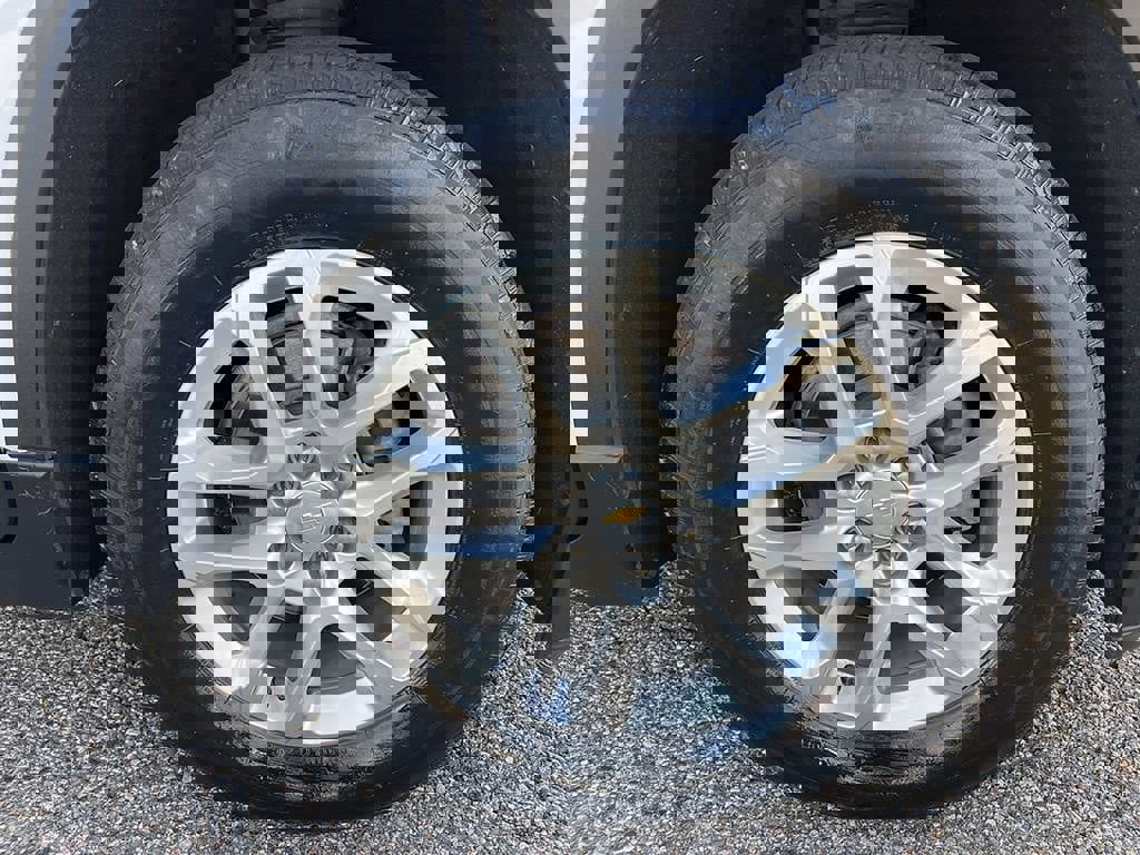 Used 2023 Chevrolet Traverse LS w/ Safety Package image 17