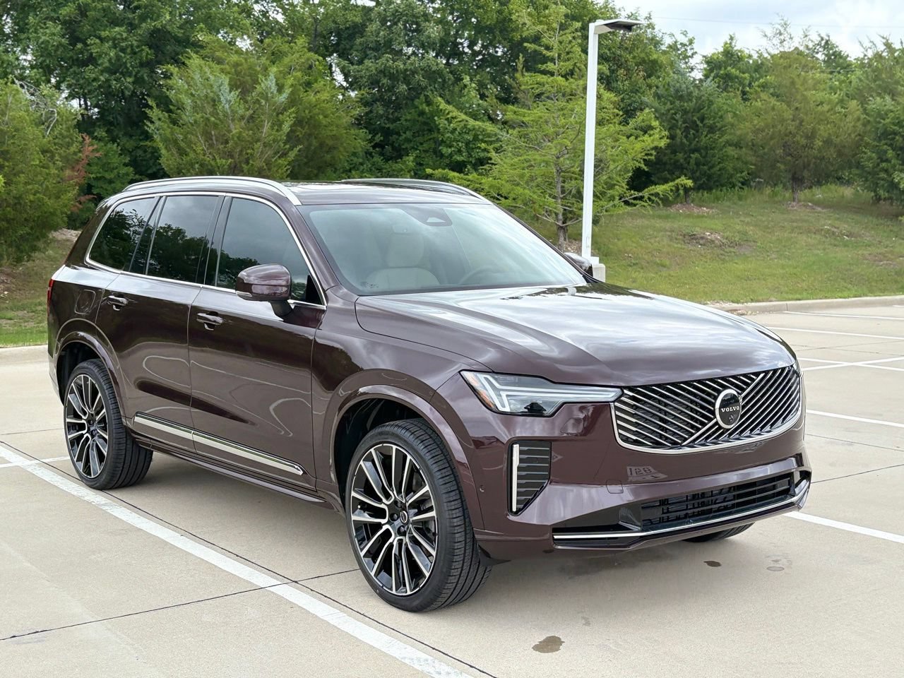 New 2026 Volvo XC90 B6 Plus w/ Protection Package Premier AWD/4WD image 4