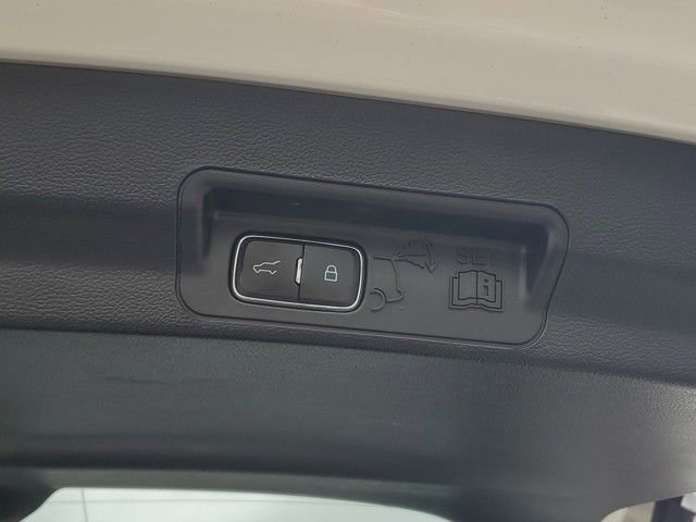 Certified 2023 Ford Explorer XLT image 13