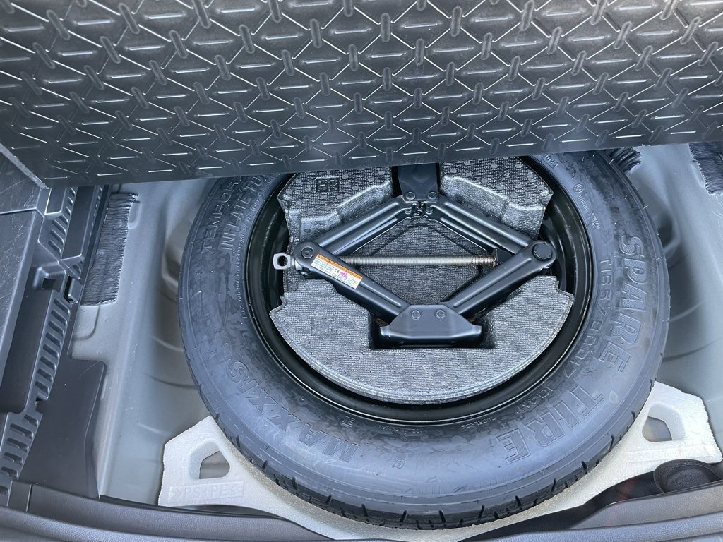 Used 2024 Toyota RAV4 XLE image 31