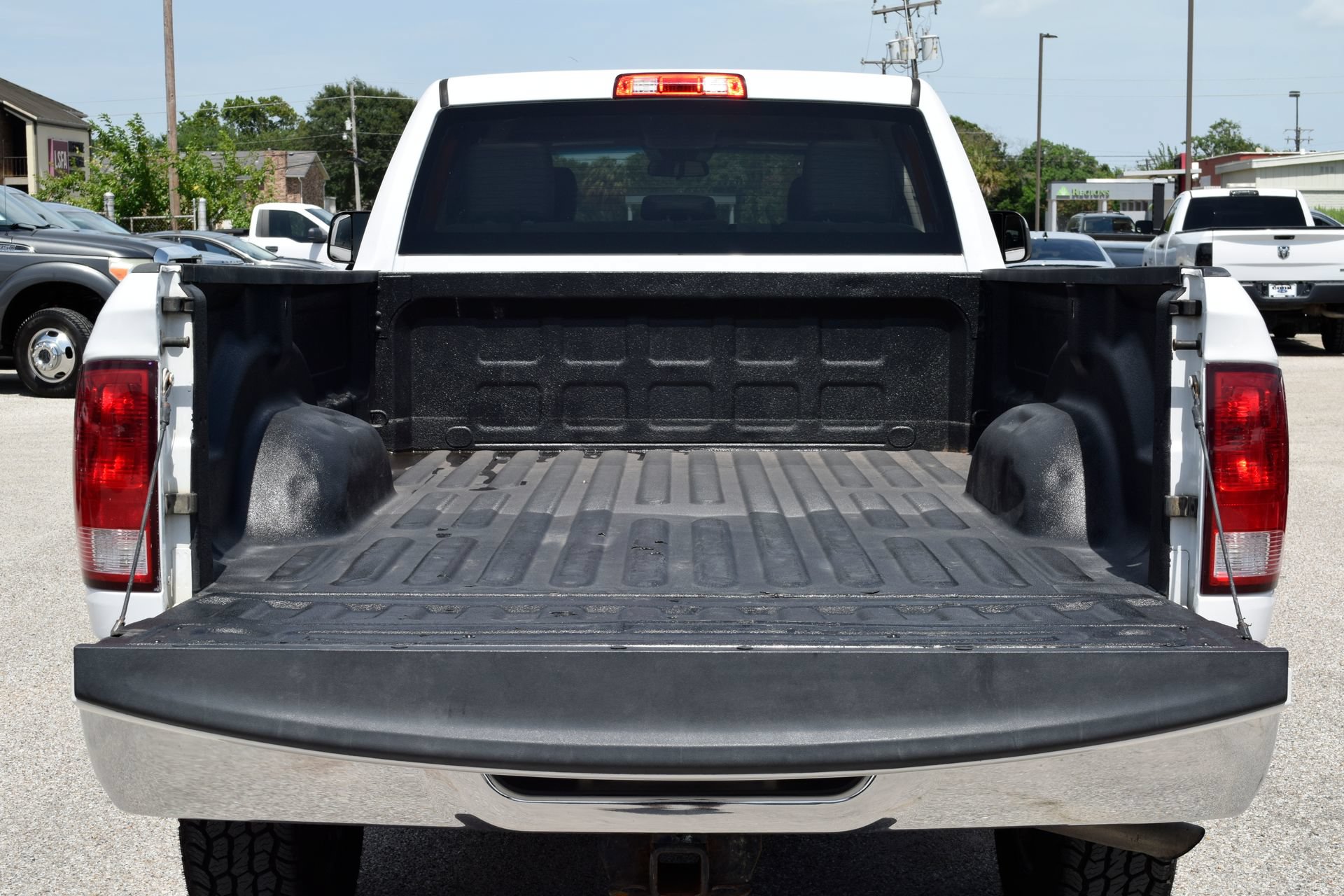 Used 2017 RAM 3500 Tradesman RWD image 19