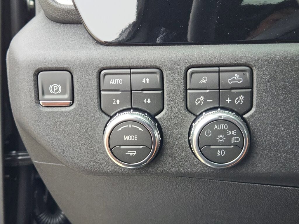 New 2026 GMC Sierra 3500 SLT w/ SLT Premium Package image 27