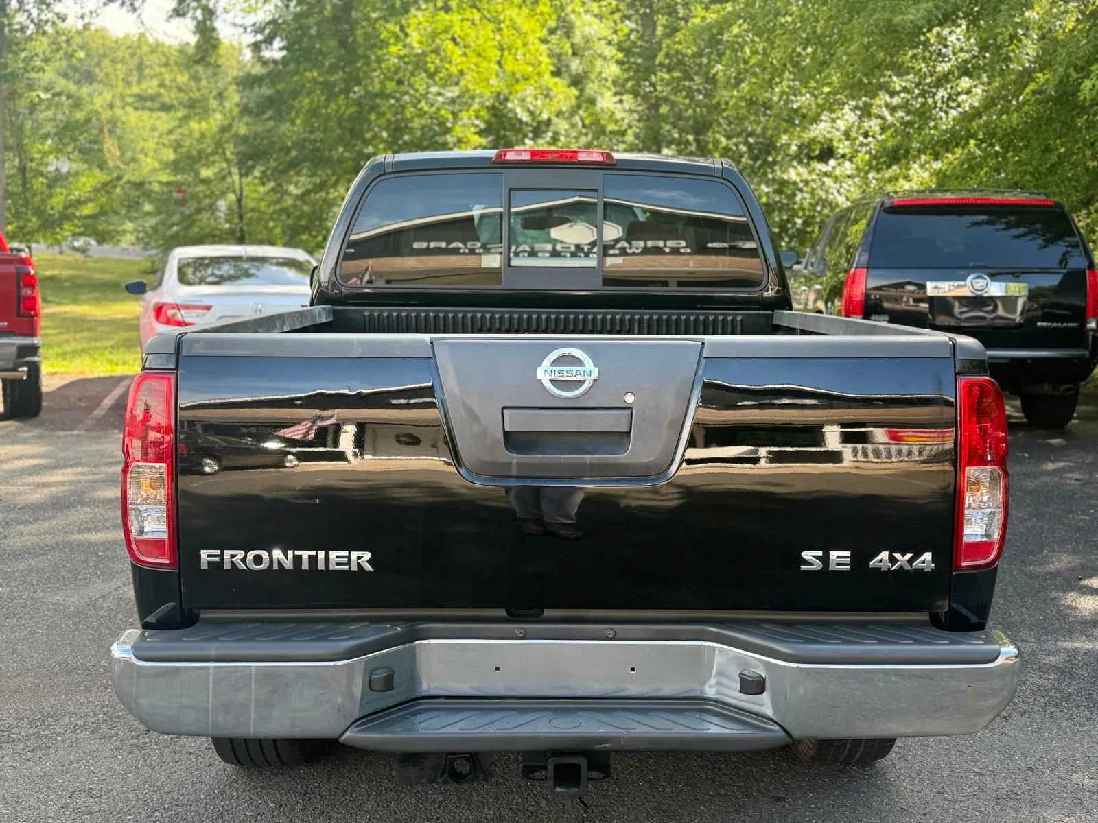 Used 2010 Nissan Frontier SE w/ SE Value Truck Pkg AWD/4WD image 6