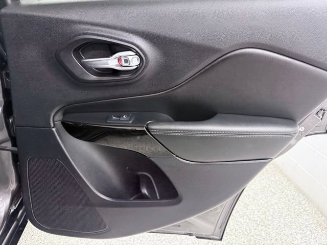 Used 2023 Jeep Cherokee Altitude Lux AWD/4WD image 20