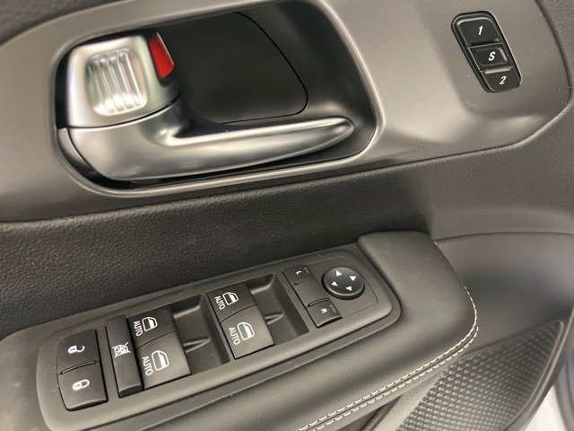 New 2026 Chrysler Pacifica Select image 11