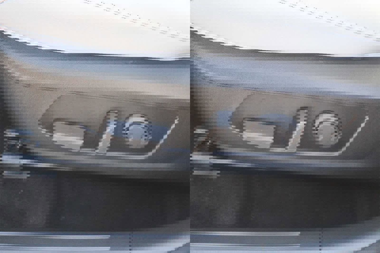 Certified 2025 Hyundai Elantra Limited image 28