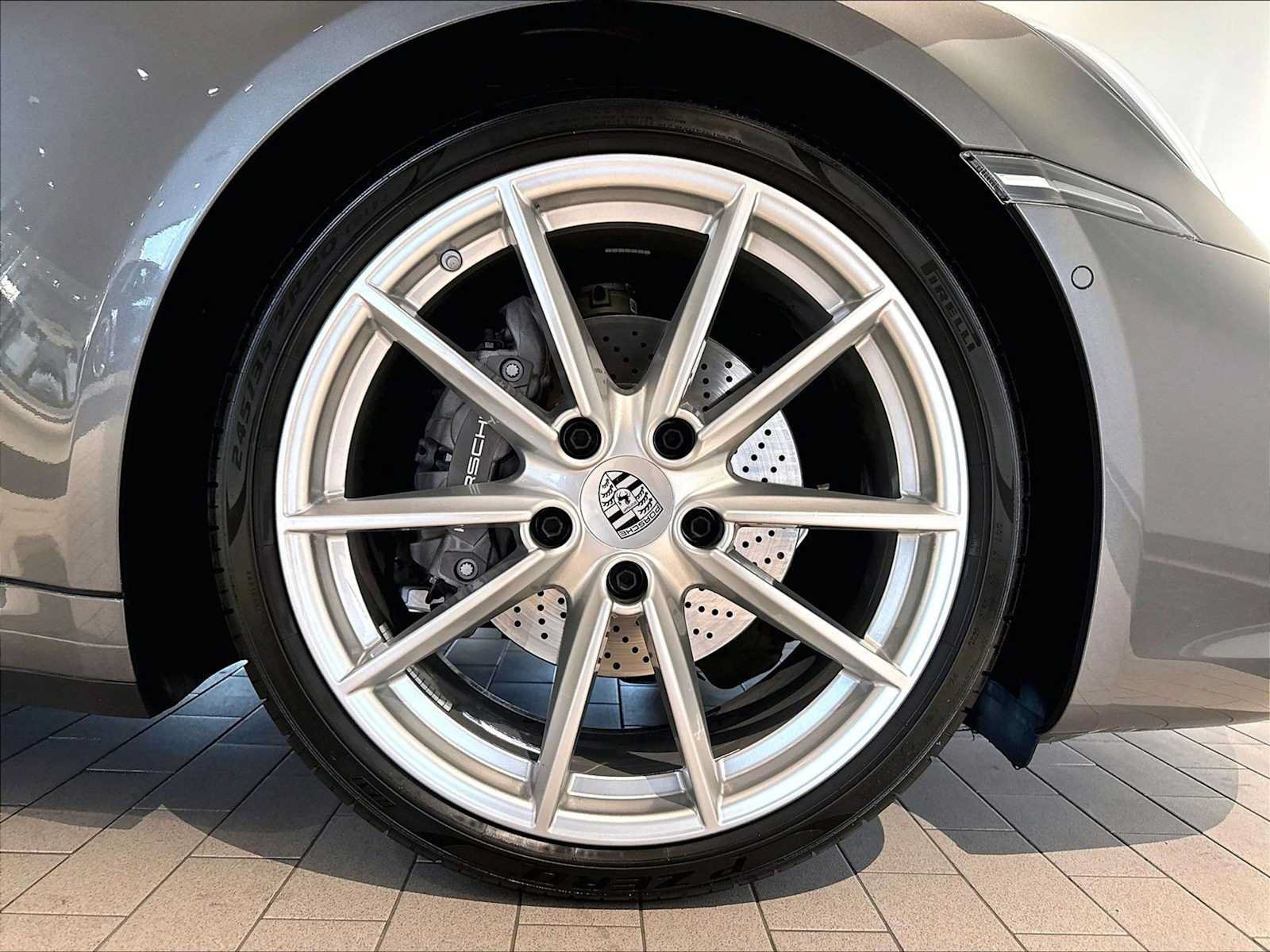 Used 2024 Porsche 911 Carrera RWD image 15