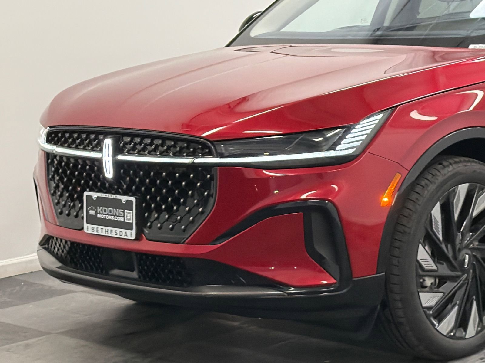 New 2026 Lincoln Nautilus Reserve AWD/4WD image 2