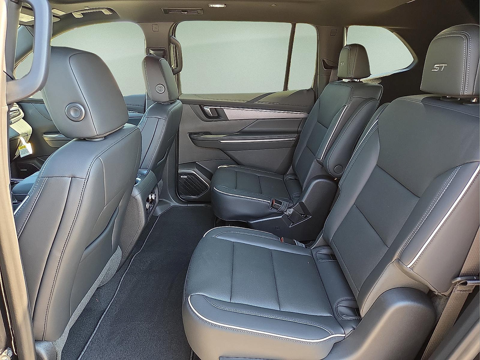 New 2027 Buick Enclave Sport Touring w/ Power Package FWD image 11