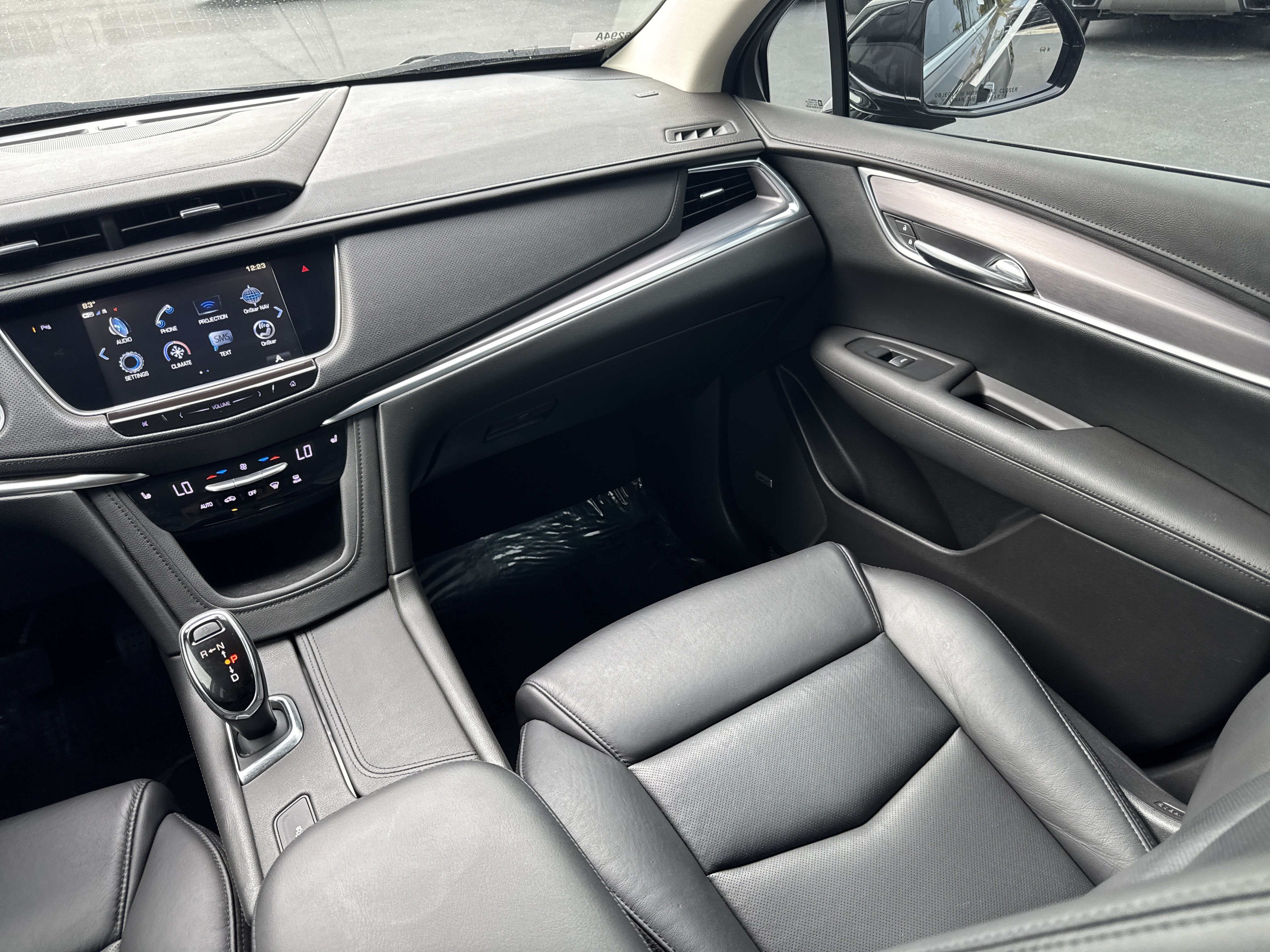 Used 2018 Cadillac XT5 Luxury w/ Driver Awareness Package FWD image 16