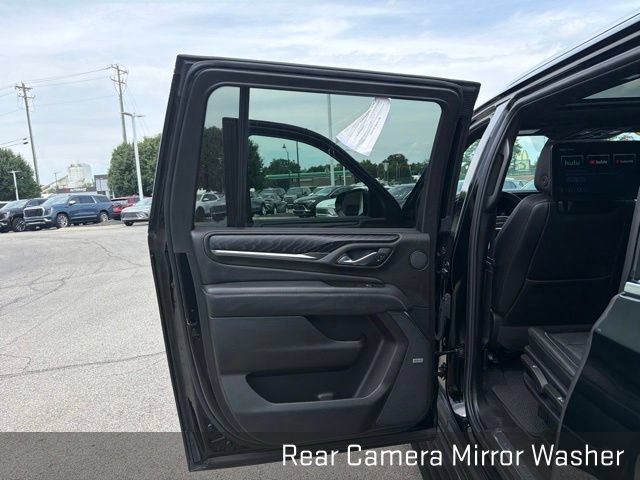 Used 2024 GMC Yukon XL Denali w/ Advanced Technology Package AWD/4WD image 32