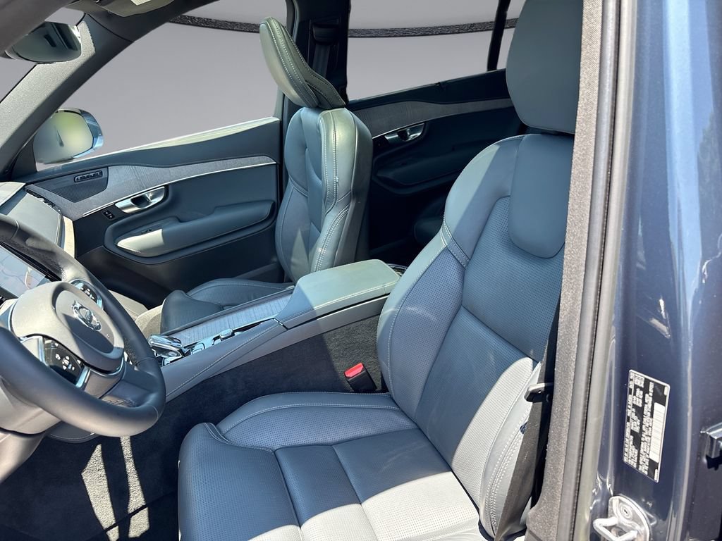 Used 2023 Volvo XC90 B6 Ultimate w/ Protection Package Premier AWD/4WD image 4
