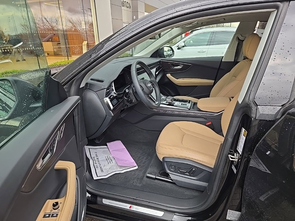 Used 2025 Audi Q8 Premium Plus image 16