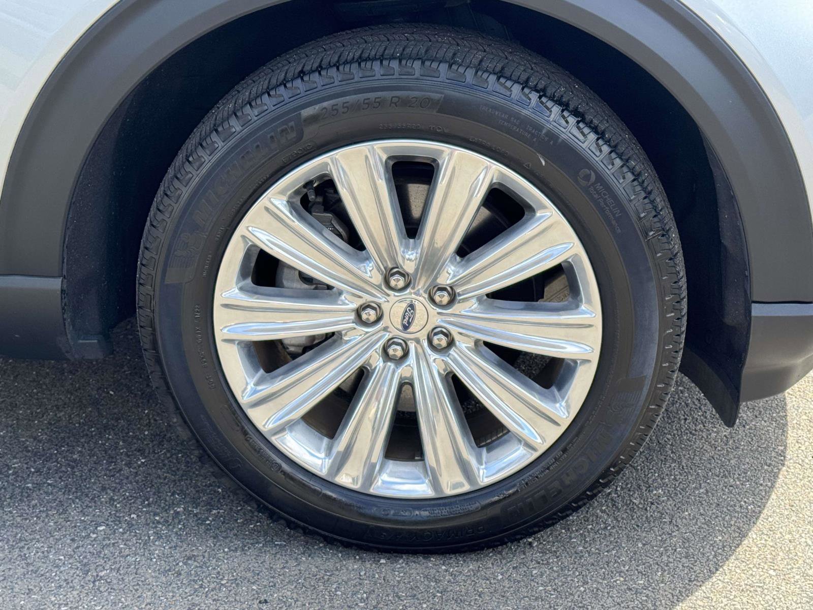 Used 2022 Ford Explorer Limited w/ Hybrid Equipment Group 310A image 6