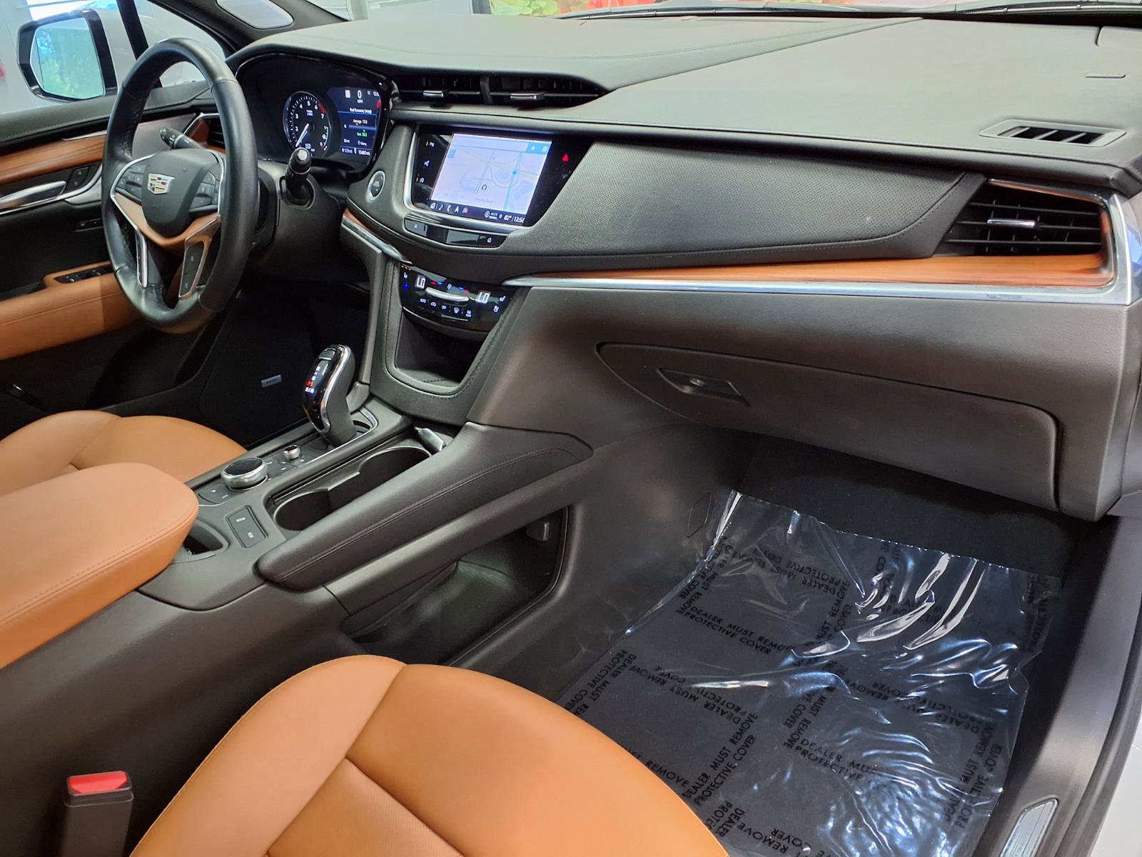 Used 2023 Cadillac XT5 Premium Luxury w/ Technology Package FWD image 9
