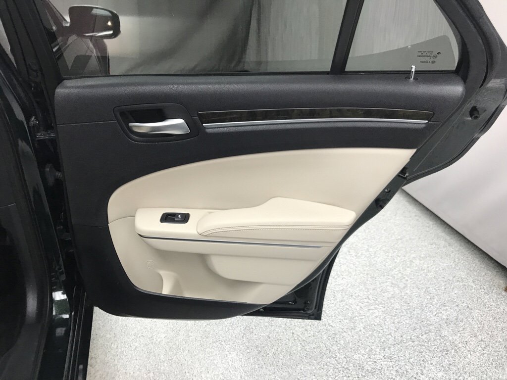 Used 2016 Chrysler 300 C w/ Safetytec Plus Group image 14