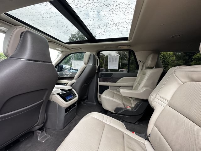 Certified 2024 Lincoln Navigator Reserve w/ Monochromatic Package AWD/4WD image 18