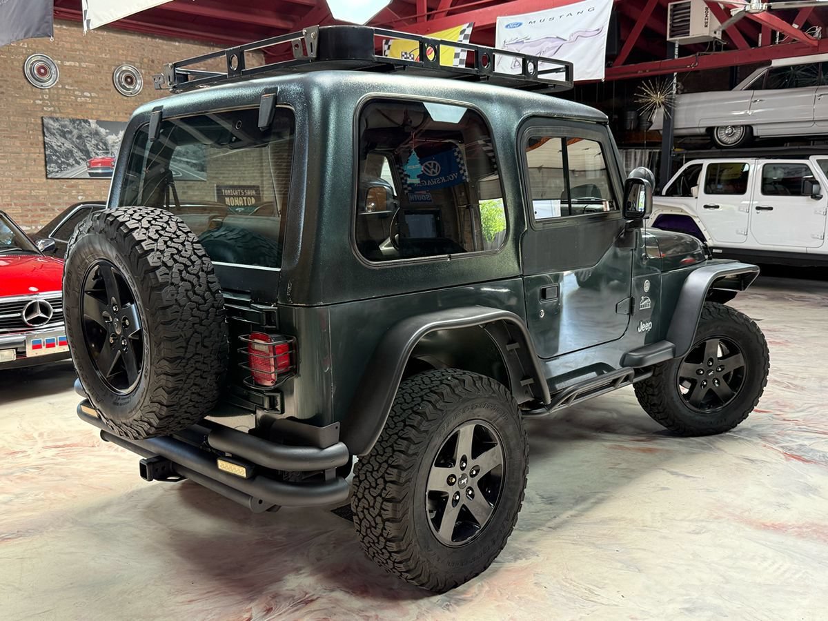 Used 2003 Jeep Wrangler Sahara AWD/4WD image 4