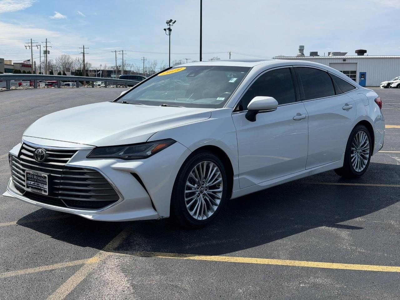 Used 2019 Toyota Avalon Limited image 9