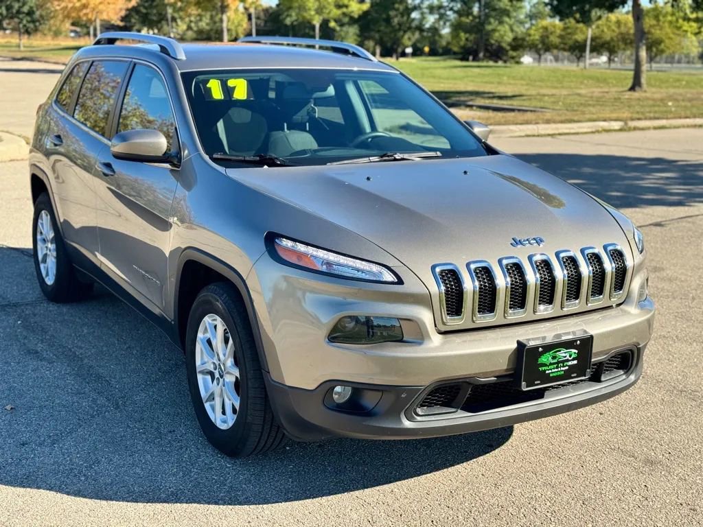 Used 2017 Jeep Cherokee Latitude w/ Cold Weather Group image 1