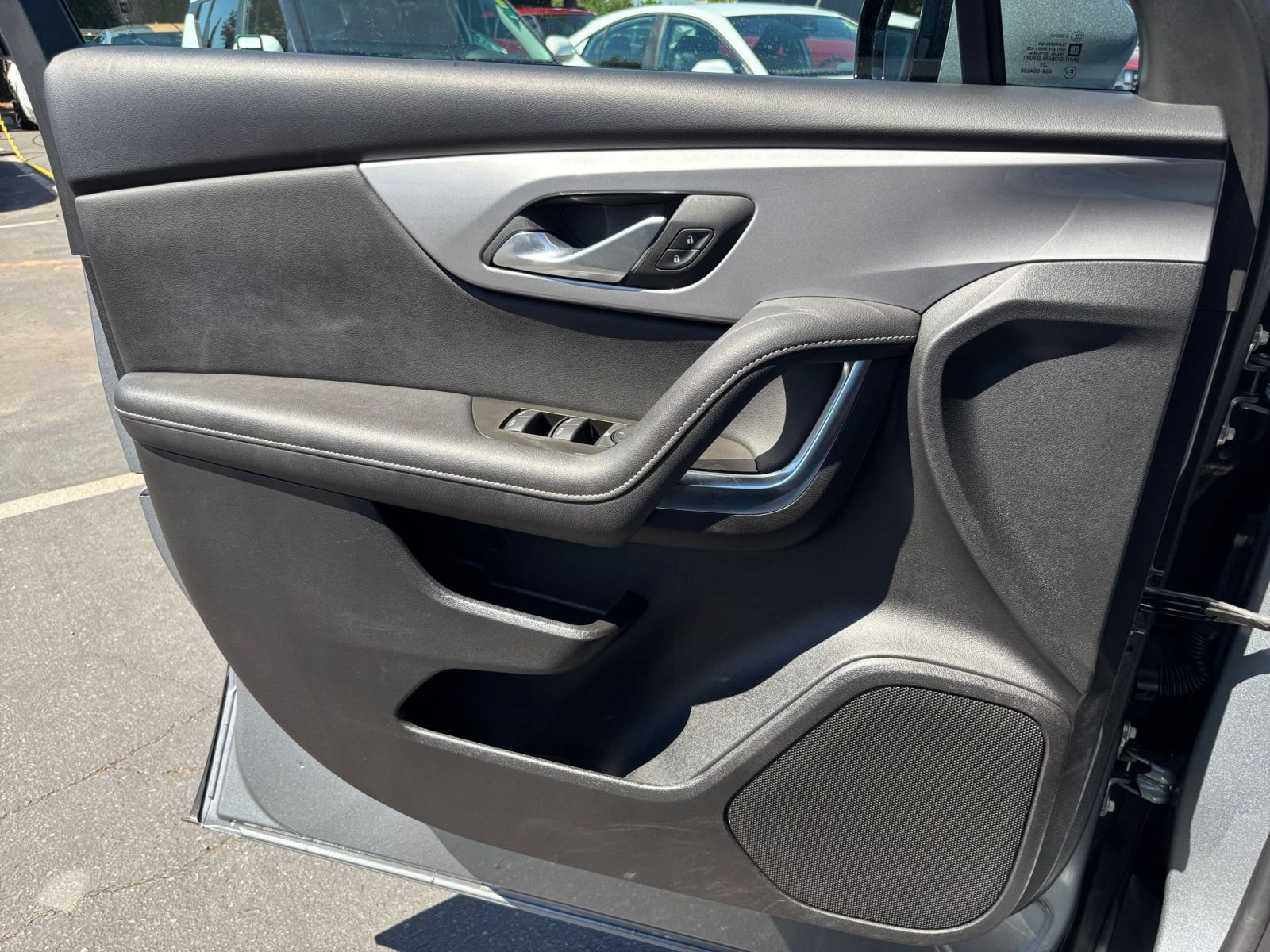 Used 2025 Chevrolet Blazer LT FWD image 18