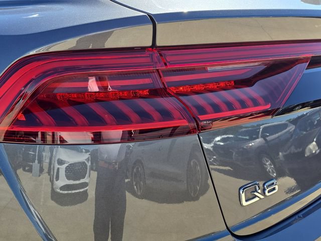 Used 2022 Audi Q8 Prestige AWD/4WD image 38