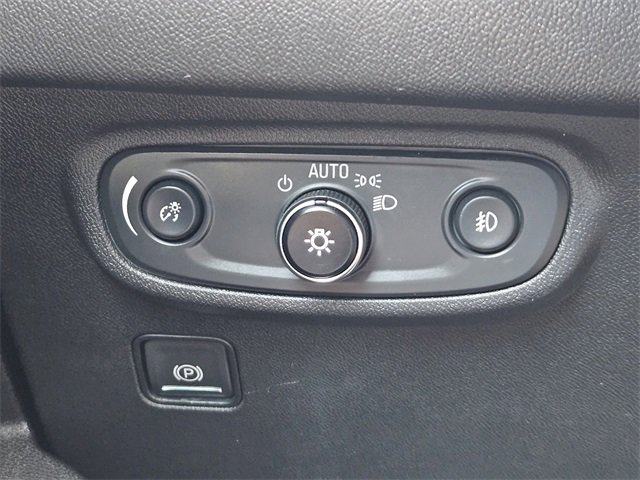 Used 2024 GMC Terrain SLT image 22