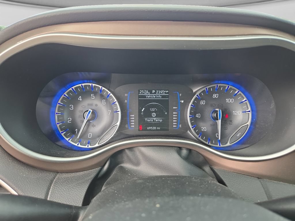 Used 2023 Chrysler Voyager LX FWD image 13