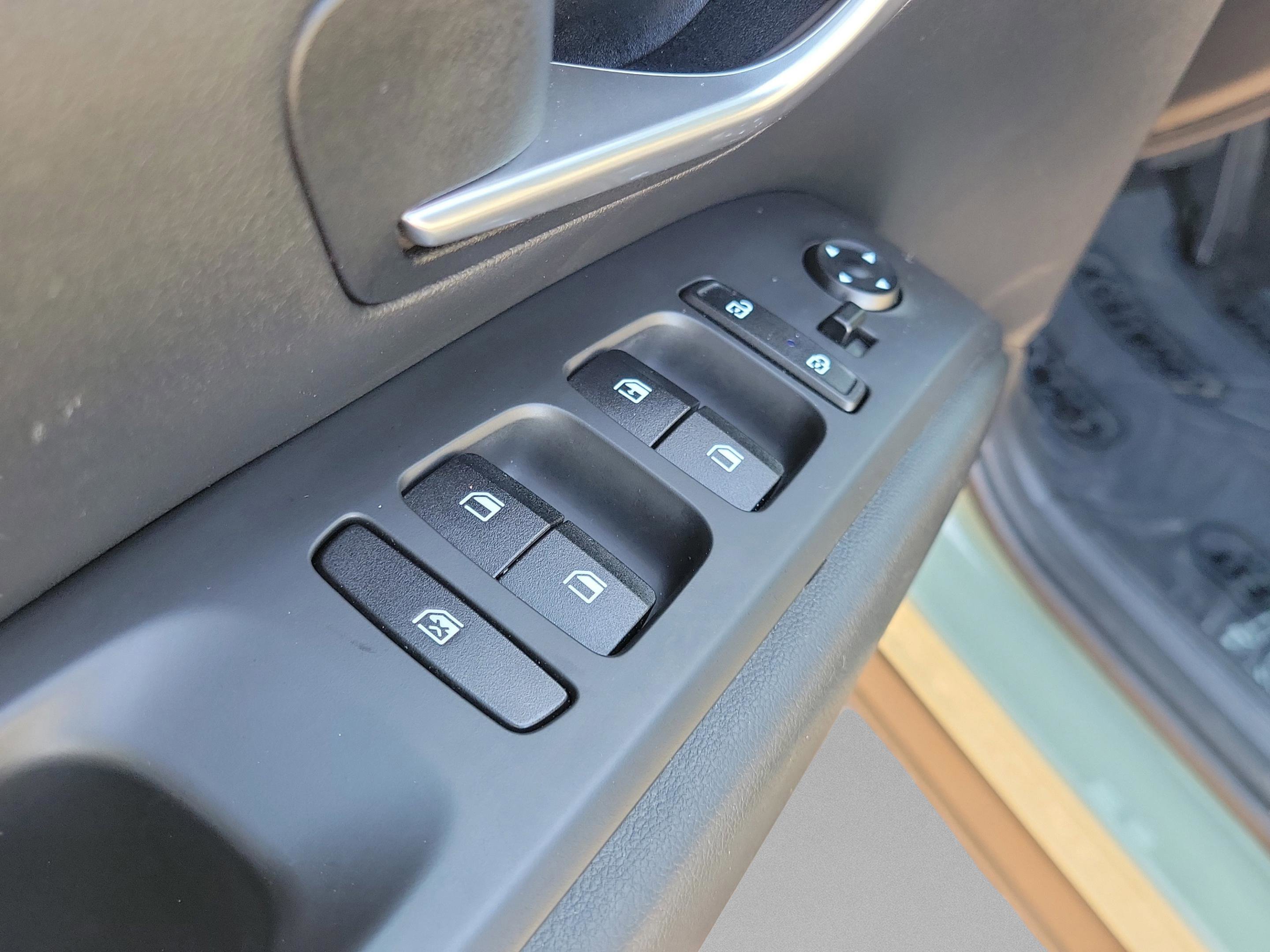 Used 2023 Hyundai Santa Cruz SE image 16