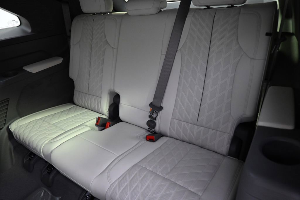 New 2025 Cadillac Escalade IQ Sport 1 w/ LPO, ONYX Package image 22