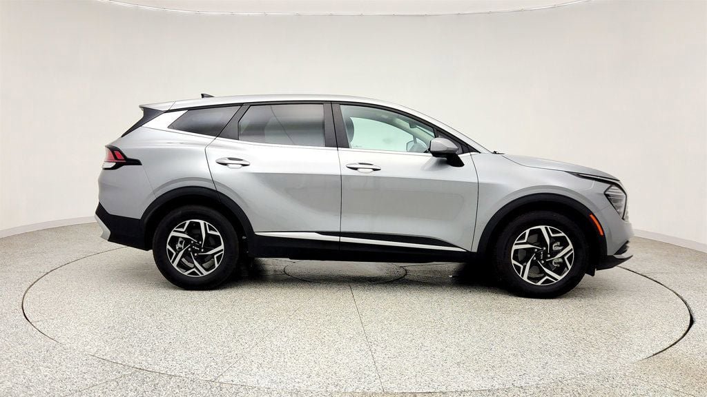 Used 2024 Kia Sportage LX FWD image 4