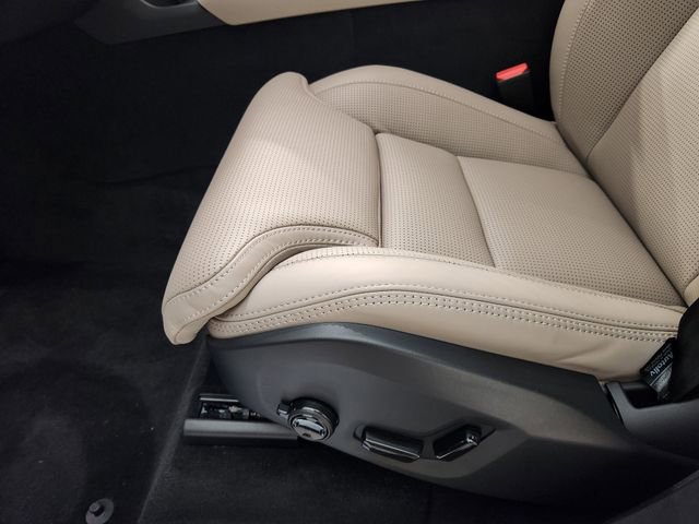 New 2026 Volvo XC90 B6 Ultra w/ Lounge Package image 25