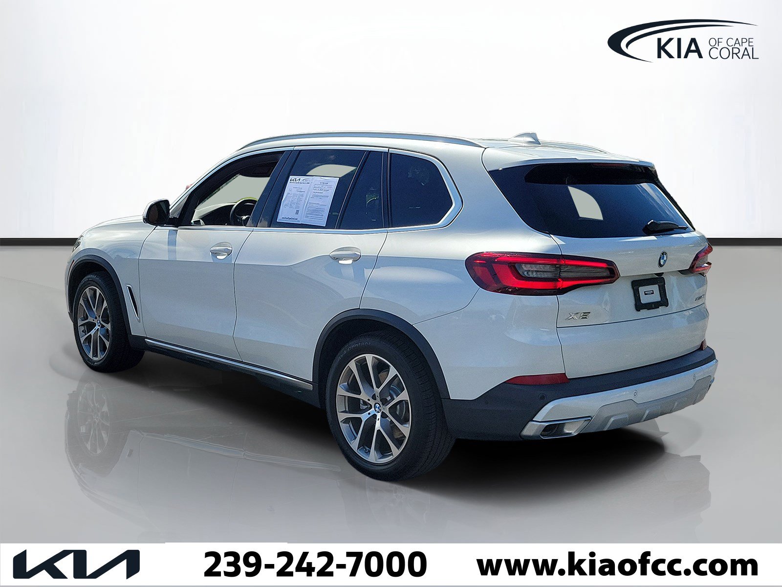 Used 2023 BMW X5 xDrive40i w/ Premium Package AWD/4WD image 4