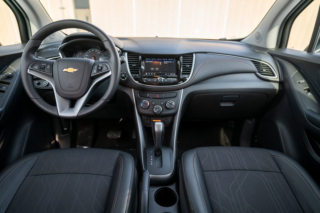 Certified 2021 Chevrolet Trax LT w/ Driver Confidence Package image 15