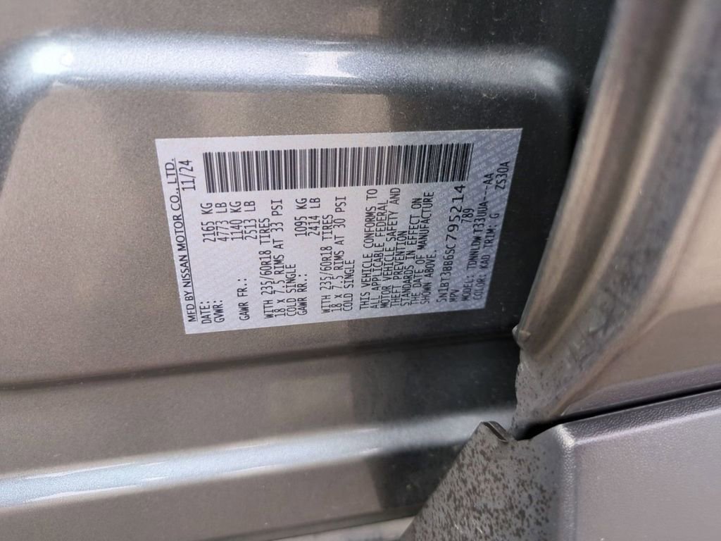 Used 2025 Nissan Rogue SV image 31
