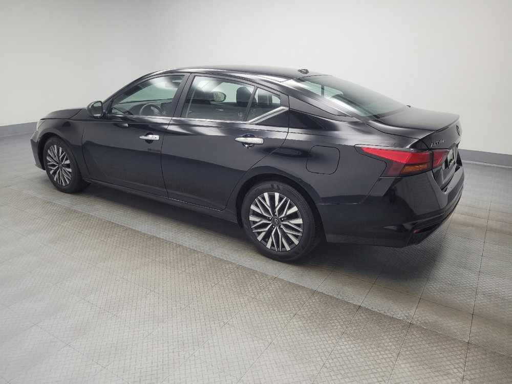 Used 2024 Nissan Altima 2.5 SV image 3