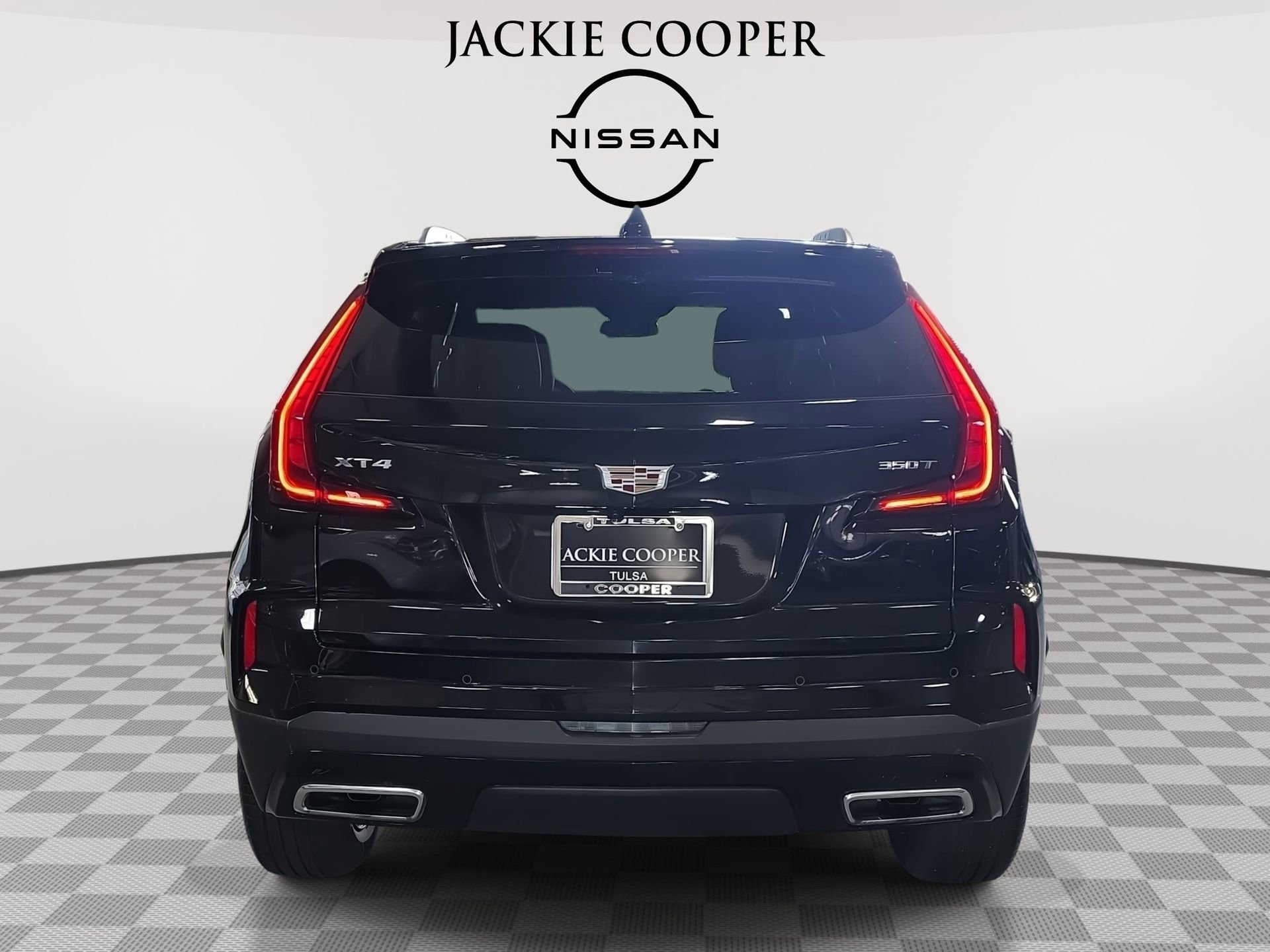 Used 2025 Cadillac XT4 Premium Luxury FWD image 6