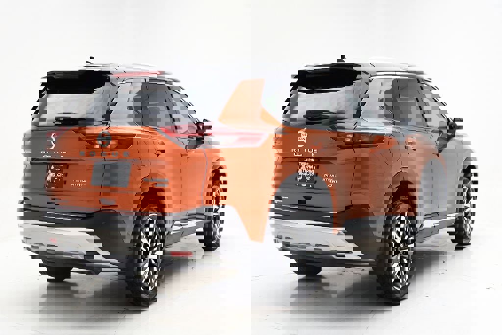 Used 2021 Nissan Rogue Platinum image 9